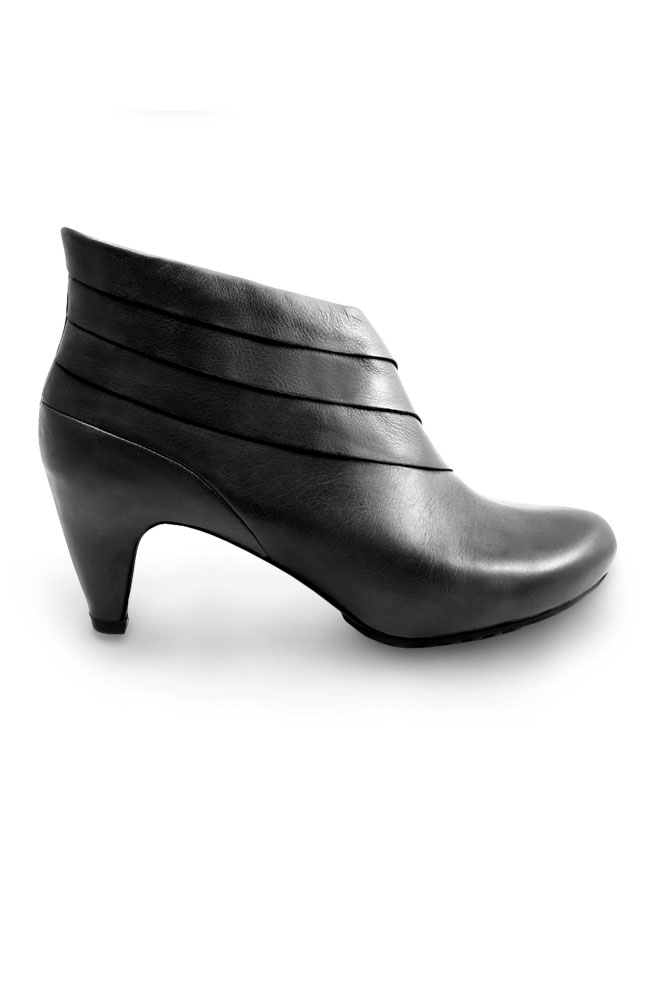 Image for Mayflower Gray Layered Ankle Boots from AuroraESite